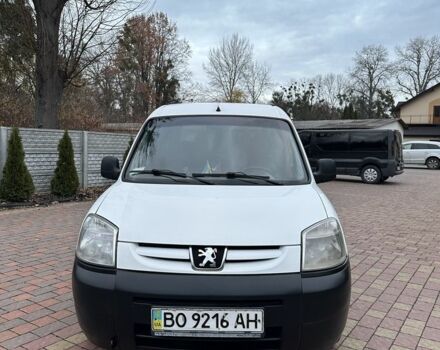 Білий Пежо Partner, об'ємом двигуна 1.6 л та пробігом 405 тис. км за 2549 $, фото 3 на Automoto.ua