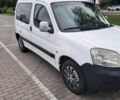 Белый Пежо Partner, объемом двигателя 1.6 л и пробегом 278 тыс. км за 2600 $, фото 2 на Automoto.ua