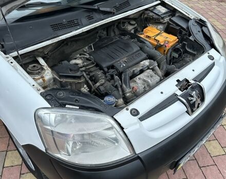 Білий Пежо Partner, об'ємом двигуна 1.6 л та пробігом 405 тис. км за 2549 $, фото 15 на Automoto.ua
