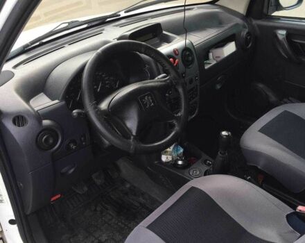 Білий Пежо Partner, об'ємом двигуна 1.6 л та пробігом 270 тис. км за 3400 $, фото 14 на Automoto.ua