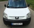 Белый Пежо Partner, объемом двигателя 1.6 л и пробегом 270 тыс. км за 3700 $, фото 1 на Automoto.ua