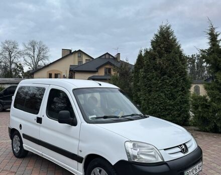 Білий Пежо Partner, об'ємом двигуна 1.6 л та пробігом 405 тис. км за 2549 $, фото 1 на Automoto.ua