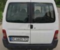 Белый Пежо Partner, объемом двигателя 1.6 л и пробегом 270 тыс. км за 3700 $, фото 4 на Automoto.ua