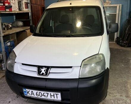 Белый Пежо Partner, объемом двигателя 1.6 л и пробегом 300 тыс. км за 2999 $, фото 2 на Automoto.ua