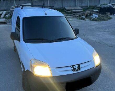 Белый Пежо Partner, объемом двигателя 1.4 л и пробегом 270 тыс. км за 3800 $, фото 1 на Automoto.ua