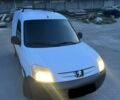 Белый Пежо Partner, объемом двигателя 1.4 л и пробегом 270 тыс. км за 3800 $, фото 1 на Automoto.ua