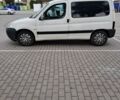 Белый Пежо Partner, объемом двигателя 1.6 л и пробегом 278 тыс. км за 2600 $, фото 3 на Automoto.ua