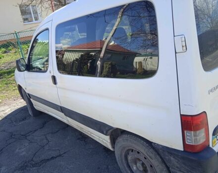 Белый Пежо Partner, объемом двигателя 1.6 л и пробегом 312 тыс. км за 3333 $, фото 2 на Automoto.ua