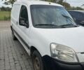 Белый Пежо Partner, объемом двигателя 1.9 л и пробегом 300 тыс. км за 2850 $, фото 1 на Automoto.ua