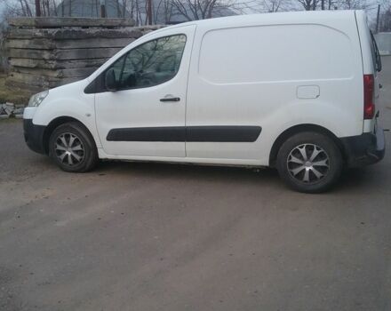 Белый Пежо Partner, объемом двигателя 1.6 л и пробегом 198 тыс. км за 3500 $, фото 1 на Automoto.ua