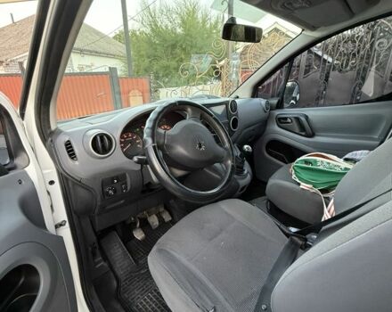 Белый Пежо Partner, объемом двигателя 1.6 л и пробегом 266 тыс. км за 4950 $, фото 5 на Automoto.ua