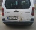 Белый Пежо Partner, объемом двигателя 1.6 л и пробегом 198 тыс. км за 3500 $, фото 6 на Automoto.ua