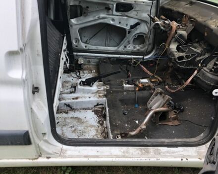 Белый Пежо Partner, объемом двигателя 0 л и пробегом 3 тыс. км за 601 $, фото 4 на Automoto.ua