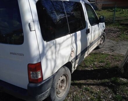 Белый Пежо Partner, объемом двигателя 1.6 л и пробегом 312 тыс. км за 3333 $, фото 1 на Automoto.ua