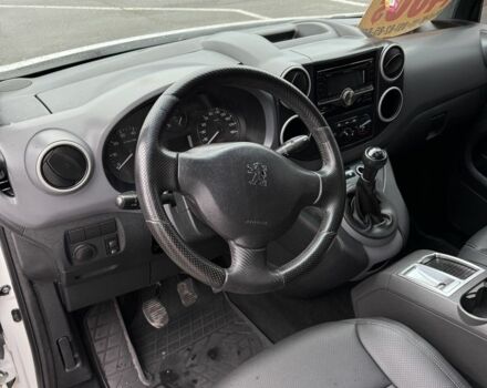Белый Пежо Partner, объемом двигателя 1.6 л и пробегом 267 тыс. км за 5300 $, фото 4 на Automoto.ua