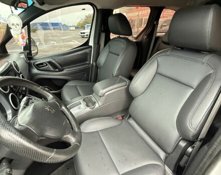 Белый Пежо Partner, объемом двигателя 1.6 л и пробегом 267 тыс. км за 5300 $, фото 6 на Automoto.ua