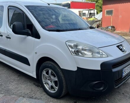 Белый Пежо Partner, объемом двигателя 1.6 л и пробегом 325 тыс. км за 5900 $, фото 2 на Automoto.ua
