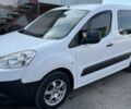 Белый Пежо Partner, объемом двигателя 1.6 л и пробегом 325 тыс. км за 5900 $, фото 4 на Automoto.ua