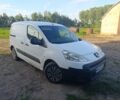 Белый Пежо Partner, объемом двигателя 1.6 л и пробегом 345 тыс. км за 4800 $, фото 3 на Automoto.ua