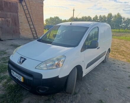 Белый Пежо Partner, объемом двигателя 1.6 л и пробегом 345 тыс. км за 4800 $, фото 1 на Automoto.ua