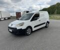 Белый Пежо Partner, объемом двигателя 1.6 л и пробегом 440 тыс. км за 5500 $, фото 1 на Automoto.ua