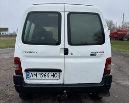 Білий Пежо Partner, об'ємом двигуна 1.6 л та пробігом 316 тис. км за 3300 $, фото 4 на Automoto.ua