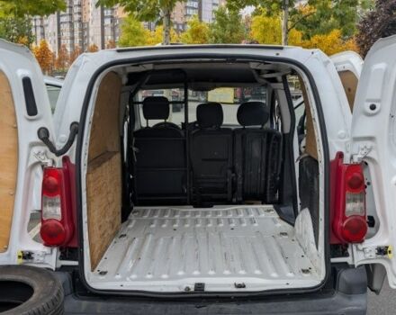 Белый Пежо Partner, объемом двигателя 1.6 л и пробегом 376 тыс. км за 2900 $, фото 14 на Automoto.ua