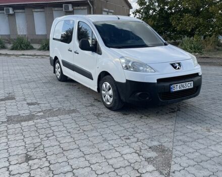 Белый Пежо Partner, объемом двигателя 1.6 л и пробегом 380 тыс. км за 4500 $, фото 2 на Automoto.ua