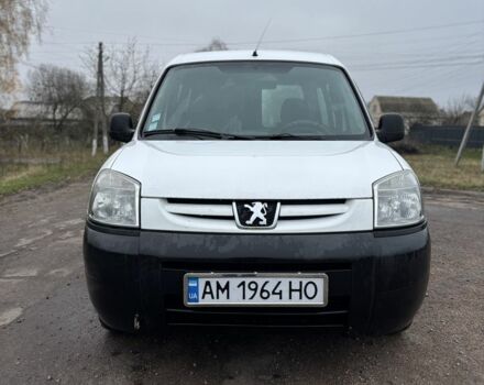 Білий Пежо Partner, об'ємом двигуна 1.6 л та пробігом 316 тис. км за 3300 $, фото 1 на Automoto.ua