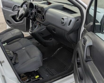 Белый Пежо Partner, объемом двигателя 1.6 л и пробегом 376 тыс. км за 2900 $, фото 13 на Automoto.ua