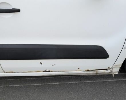 Белый Пежо Partner, объемом двигателя 1.6 л и пробегом 376 тыс. км за 2900 $, фото 7 на Automoto.ua