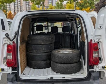 Белый Пежо Partner, объемом двигателя 1.6 л и пробегом 376 тыс. км за 2900 $, фото 16 на Automoto.ua