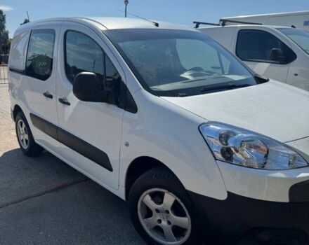 Белый Пежо Partner, объемом двигателя 1.6 л и пробегом 362 тыс. км за 4000 $, фото 1 на Automoto.ua