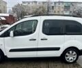 Белый Пежо Partner, объемом двигателя 1.6 л и пробегом 165 тыс. км за 7500 $, фото 3 на Automoto.ua