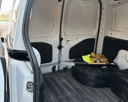 Білий Пежо Partner, об'ємом двигуна 1.6 л та пробігом 238 тис. км за 2500 $, фото 3 на Automoto.ua