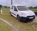 Белый Пежо Partner, объемом двигателя 1.6 л и пробегом 290 тыс. км за 4800 $, фото 1 на Automoto.ua