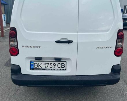 Белый Пежо Partner, объемом двигателя 1.6 л и пробегом 56 тыс. км за 12900 $, фото 3 на Automoto.ua