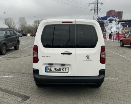 Белый Пежо Partner, объемом двигателя 1.6 л и пробегом 178 тыс. км за 13900 $, фото 4 на Automoto.ua