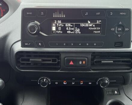 Белый Пежо Partner, объемом двигателя 1.6 л и пробегом 178 тыс. км за 13900 $, фото 7 на Automoto.ua