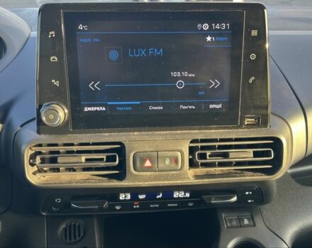 Белый Пежо Partner, объемом двигателя 1.6 л и пробегом 180 тыс. км за 14000 $, фото 5 на Automoto.ua