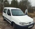 Белый Пежо Partner, объемом двигателя 1.9 л и пробегом 500 тыс. км за 1850 $, фото 1 на Automoto.ua