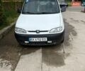 Белый Пежо Partner, объемом двигателя 1.9 л и пробегом 354 тыс. км за 2200 $, фото 1 на Automoto.ua