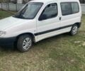 Белый Пежо Partner, объемом двигателя 2 л и пробегом 450 тыс. км за 2600 $, фото 1 на Automoto.ua