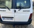 Білий Пежо Partner, об'ємом двигуна 1.9 л та пробігом 350 тис. км за 2700 $, фото 6 на Automoto.ua