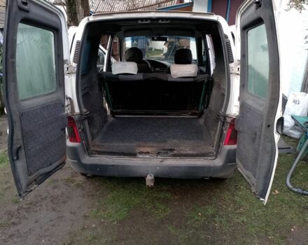 Белый Пежо Partner, объемом двигателя 2 л и пробегом 207 тыс. км за 2500 $, фото 7 на Automoto.ua