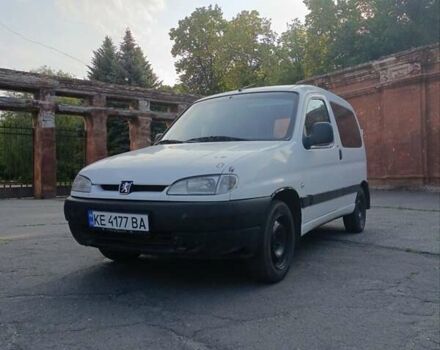 Белый Пежо Partner, объемом двигателя 1.9 л и пробегом 325 тыс. км за 3550 $, фото 1 на Automoto.ua