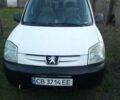 Белый Пежо Partner, объемом двигателя 1.87 л и пробегом 370 тыс. км за 3000 $, фото 1 на Automoto.ua
