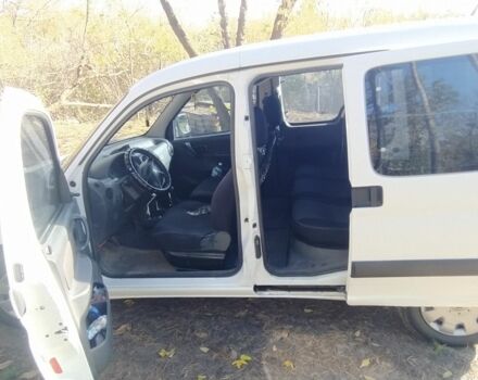 Белый Пежо Partner, объемом двигателя 1.6 л и пробегом 263 тыс. км за 4000 $, фото 8 на Automoto.ua