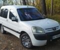 Белый Пежо Partner, объемом двигателя 1.6 л и пробегом 263 тыс. км за 4000 $, фото 1 на Automoto.ua