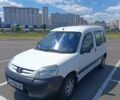 Белый Пежо Partner, объемом двигателя 1.87 л и пробегом 313 тыс. км за 3600 $, фото 1 на Automoto.ua